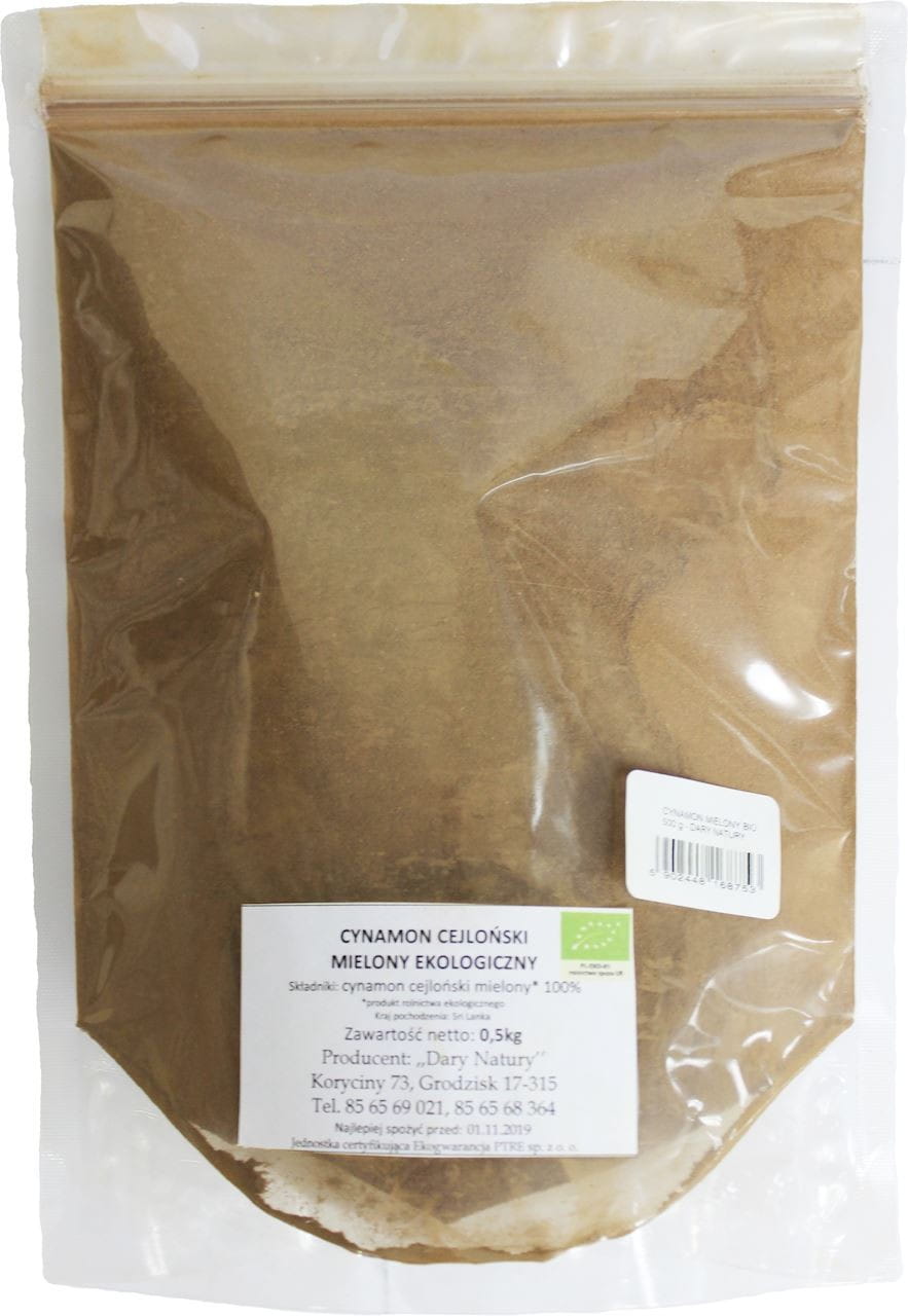 Gemahlener Bio-Ceylon-Zimt von DARY NATURY in 500 g Packung, feines braunes Zimtpulver auf weißem Hintergrund