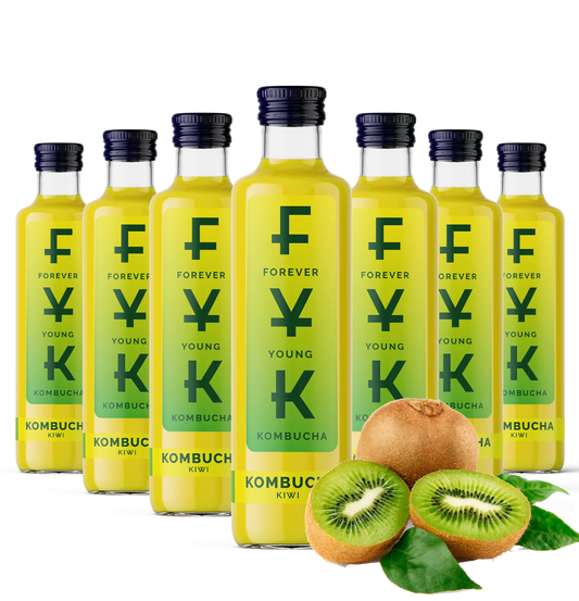 Frische FYK Kombucha Kiwi in 0,25l Flasche, zeigt die klare Flüssigkeit und Kiwi-Infusion in einem transparenten Glas
