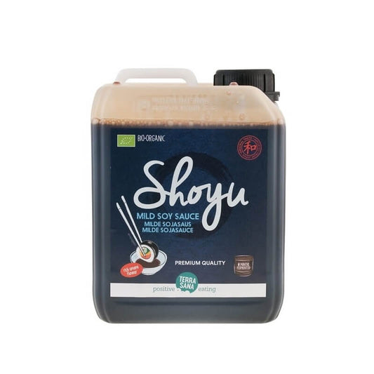 Milde BIO Shoyu Sojasauce in 2,5 L Flasche von BIO PLANET für die Gastronomie, dunkle Flüssigkeit mit würzigem Geschmack
