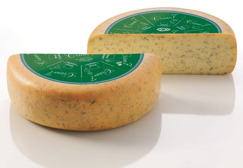 Mit Kräutergewürzen gereifter Käse BIO (50% Fett in der Trockenmasse) 40 - 45 kg - OMA