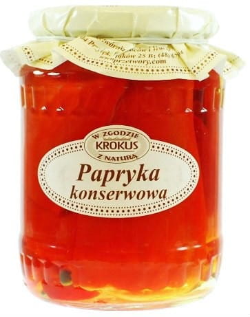 Dosenpaprika von KROKUS, 670g, in einer geöffneten Dose mit roten Paprikaschoten, ideal für Kochen und Rezepte