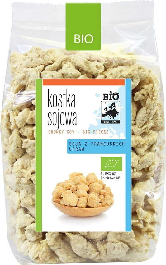 BIO Sojawürfel, 150 g, BIO EUROPA, zeigt die braunen, essbaren Sojawürfel in einer transparenten Verpackung.