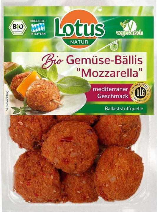 Gemüsebällchen mit Mozzarella BIO von LOTUS, frische vegetarische Snacks, auf einem Teller serviert