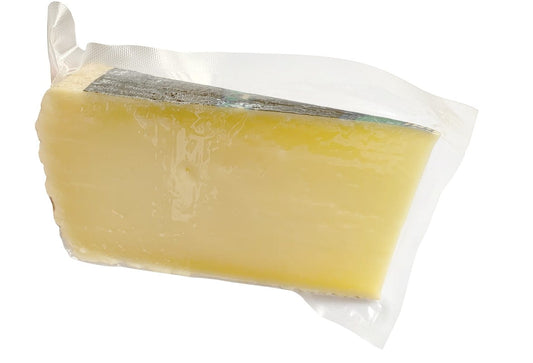 Bio-Käse Monte Veronese D'Allevo vom AZIENDA AGRICOLA IL BARDELLONE, ca. 250 g, cremiger italienischer Hartkäse in Scheiben