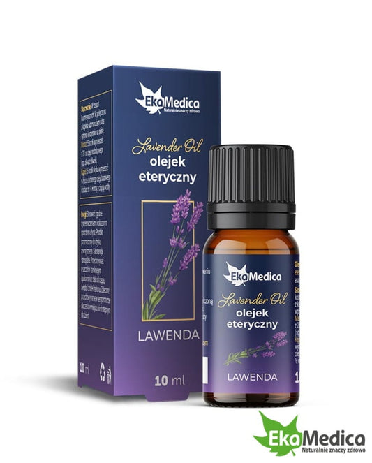 Ätherisches Lavendelöl von EKAMEDICA in 10 ml Flasche, Nahaufnahme des Flaschendesigns und Lavendelblüten im Hintergrund