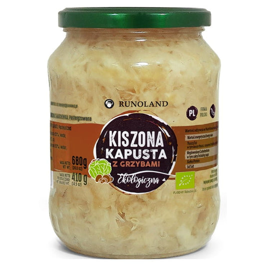 Bio Sauerkraut mit Waldpilzen von RUNOLAND in einer weißen Schüssel, frisches Sauerkraut mit Waldpilzen auf einem Holztisch