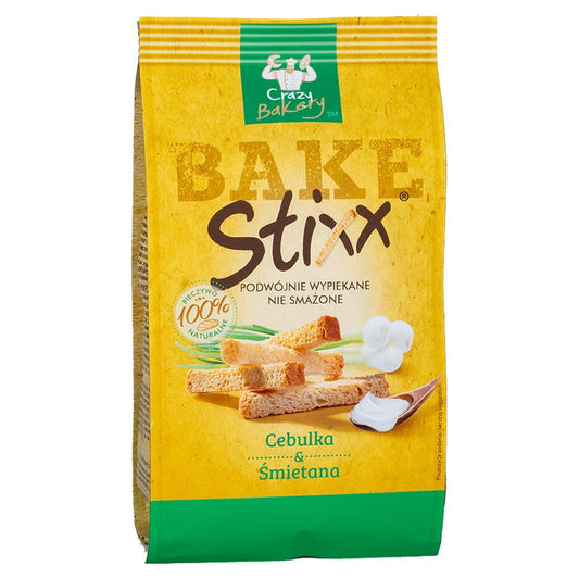 Knusprige Grissini mit Sahne- und Zwiebelgeschmack, 60g, von BAKE STIXX, auf weißem Hintergrund.