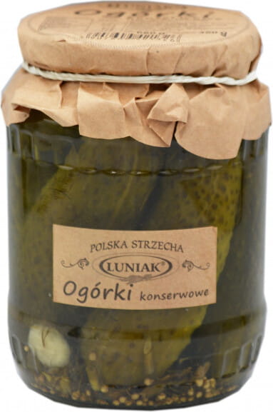 Geräucherte Gurkenkonserven in 680g Dose von LUNIAK, frisch und knackig, in Glasbehälter sichtbar