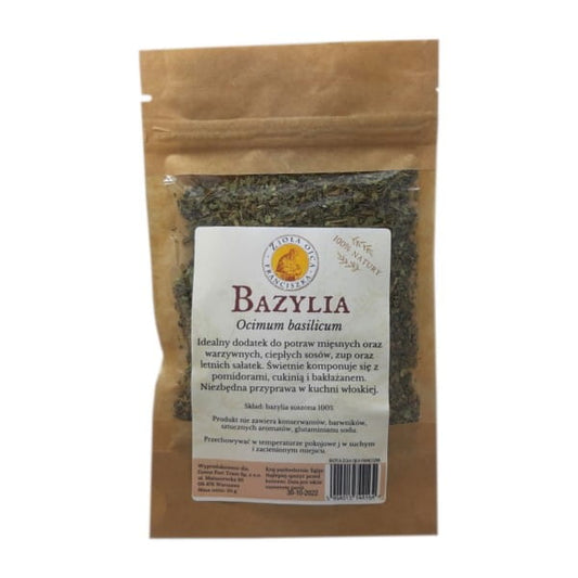 Frischer Basilikum in 20 g Verpackung von ZIOŁA OJCA FRANCISZKA, aromatisches Kraut für die Küche, Nahaufnahme