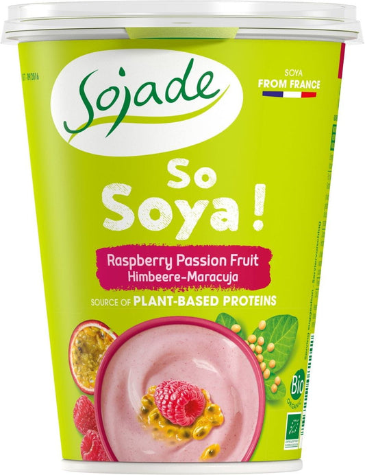 Glutenfreies Himbeer-Sojaprodukt von SOJADE, 400 g, mit frischen Himbeeren und cremiger Sojaflüssigkeit in einer Schüssel.